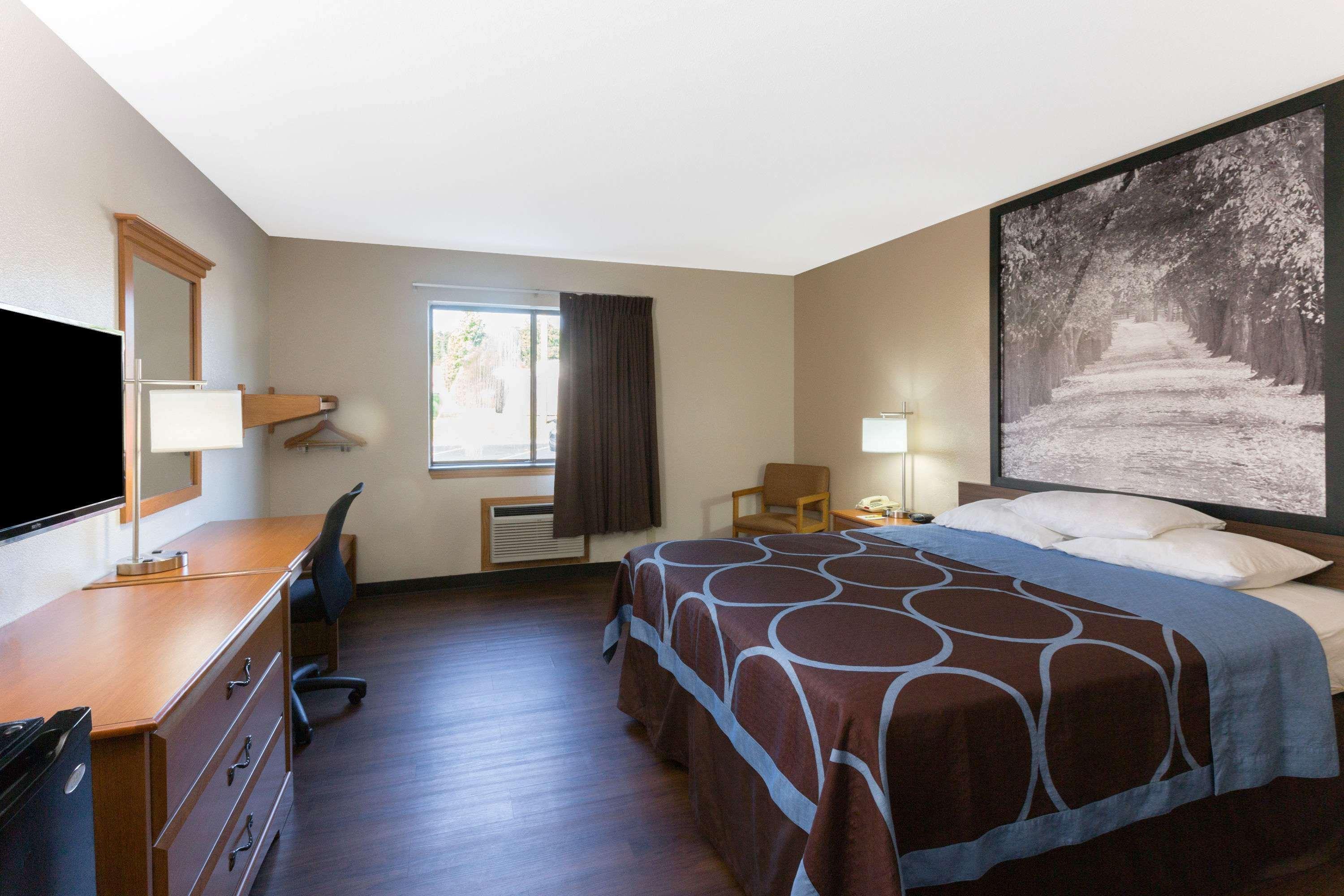 Super 8 By Wyndham Radcliff Ft. Knox Area Hotel Eksteriør billede