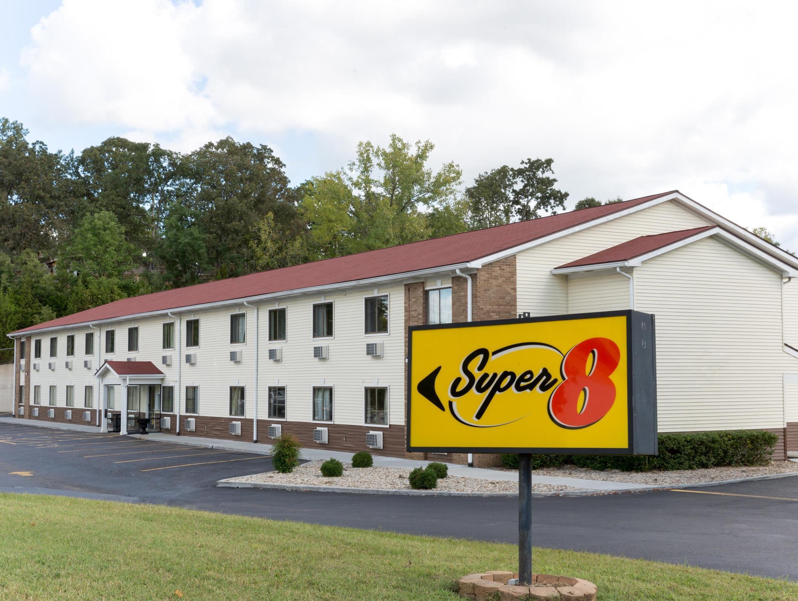 Super 8 By Wyndham Radcliff Ft. Knox Area Hotel Eksteriør billede