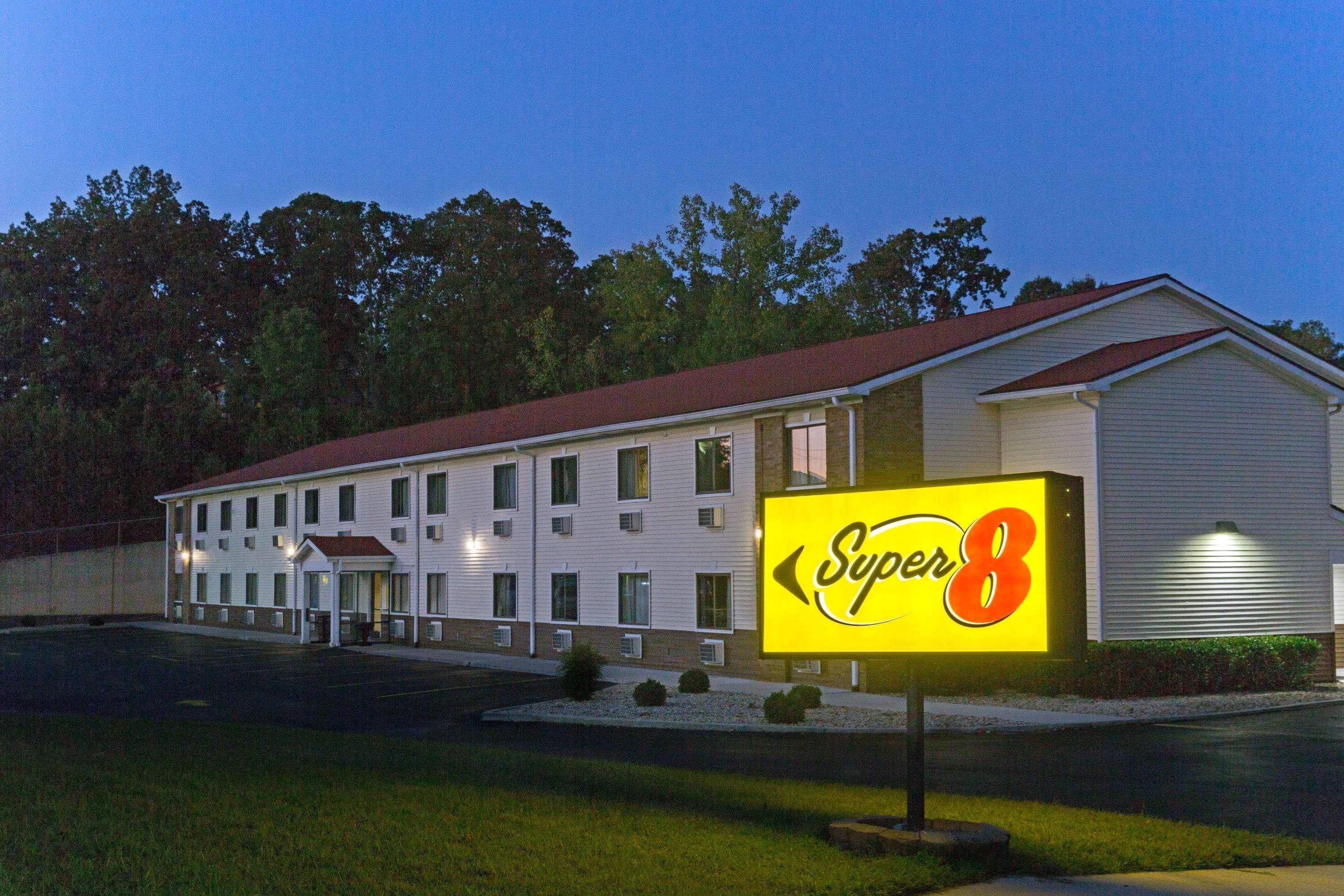 Super 8 By Wyndham Radcliff Ft. Knox Area Hotel Eksteriør billede