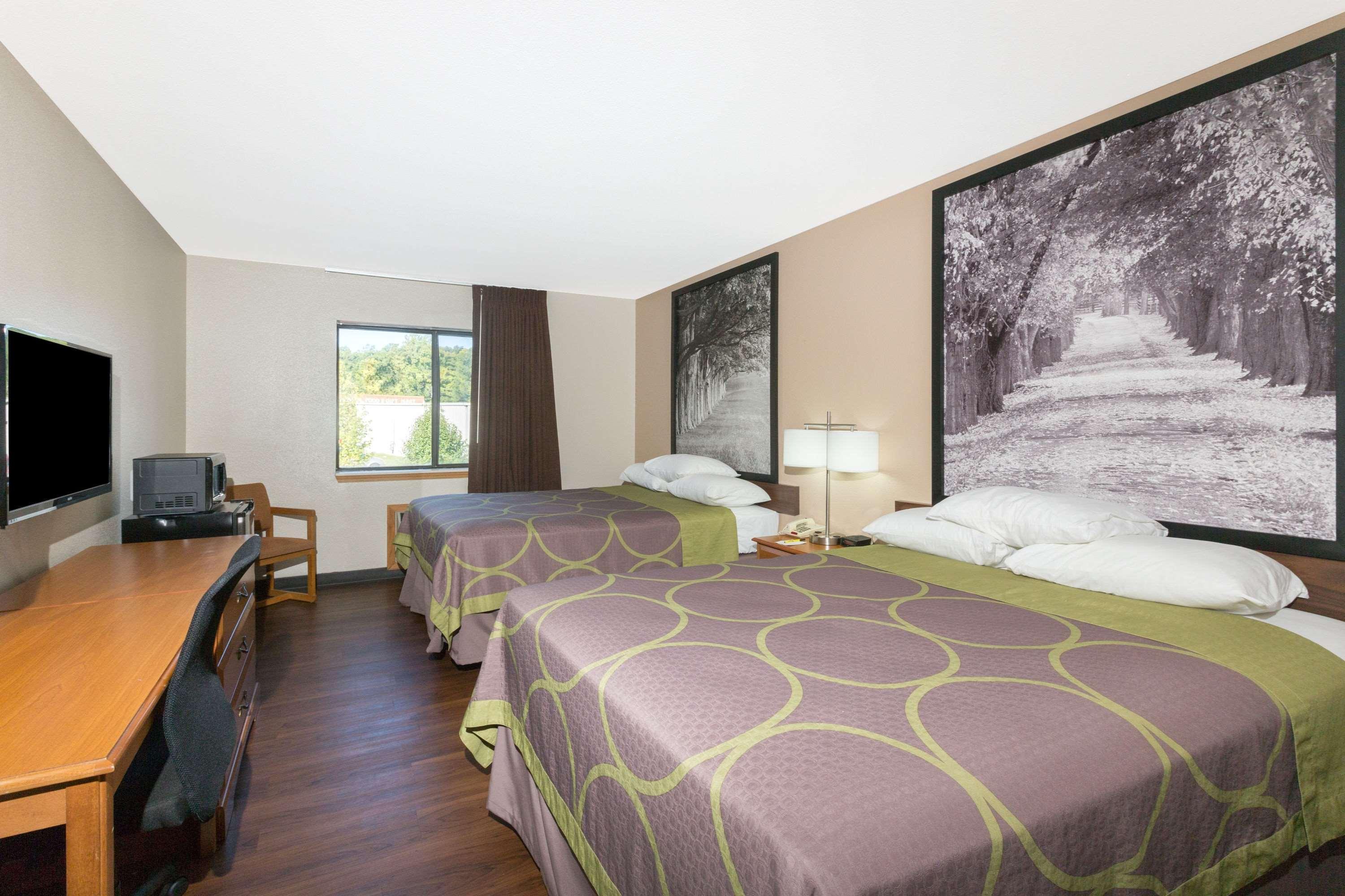 Super 8 By Wyndham Radcliff Ft. Knox Area Hotel Eksteriør billede